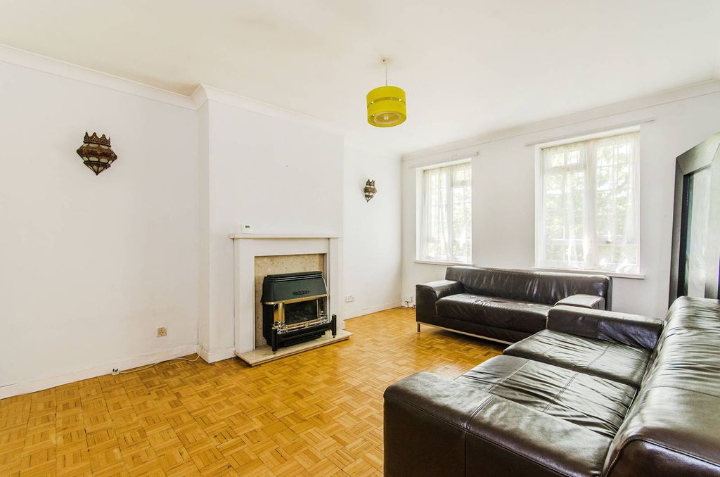 Property photo 2 of 7