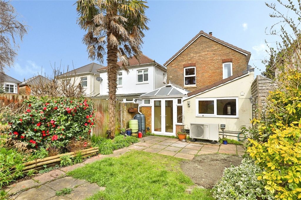 Property photo 2 of 16 Picture No. 36