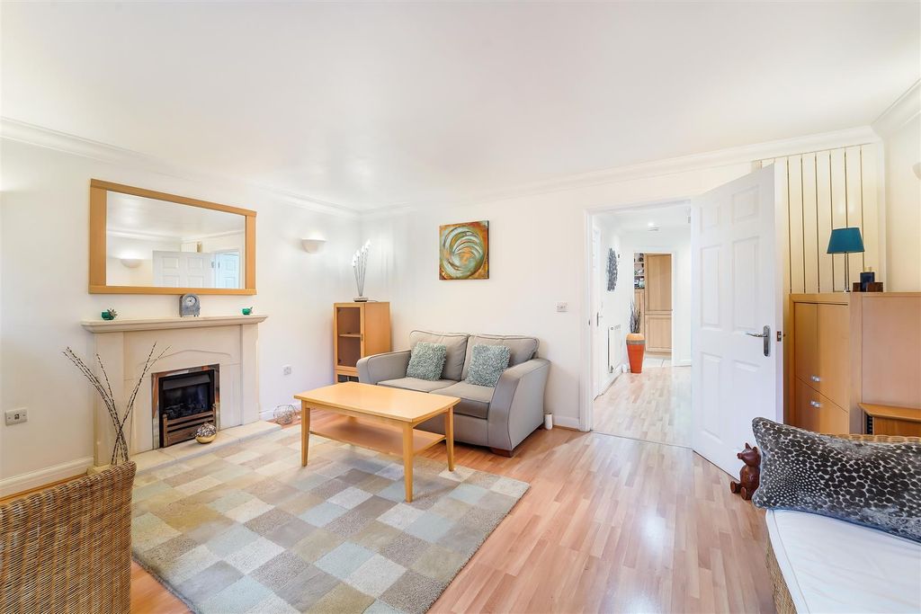 Property photo 2 of 20 Wingfield Court, 13 (4).Jpg