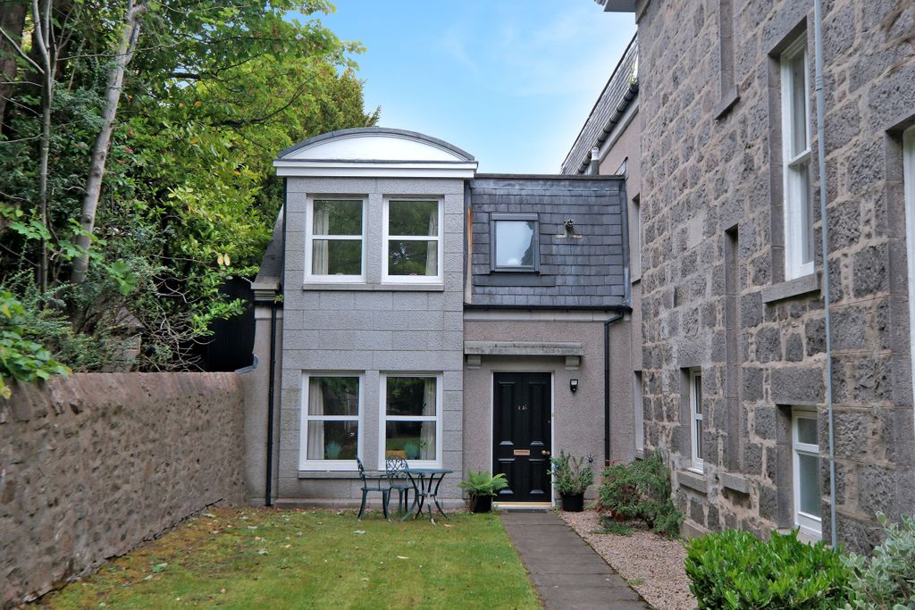 Property photo 1 of 38