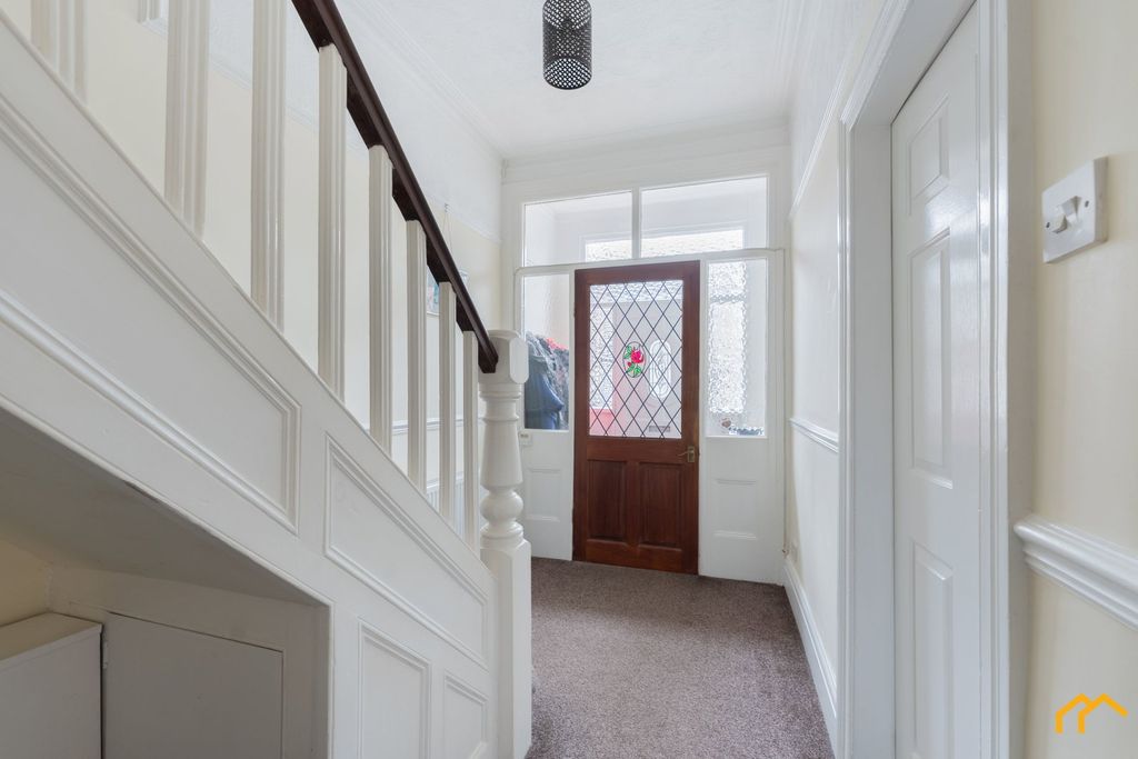 Property photo 2 of 24