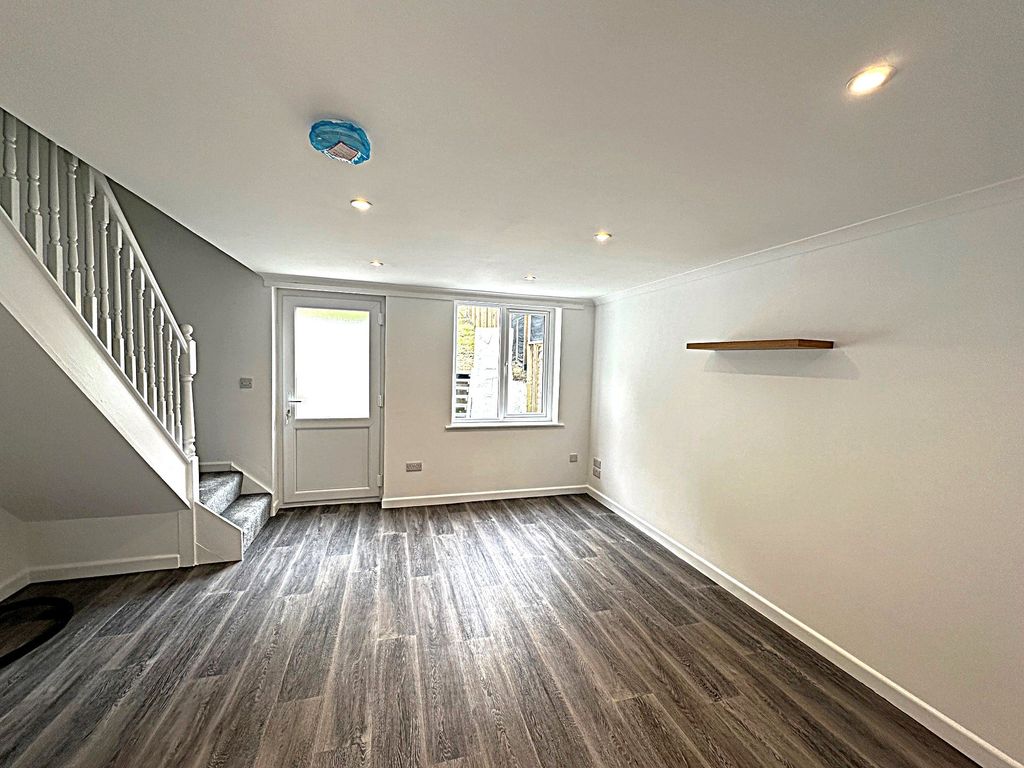 Property photo 3 of 7 Picture No. 04