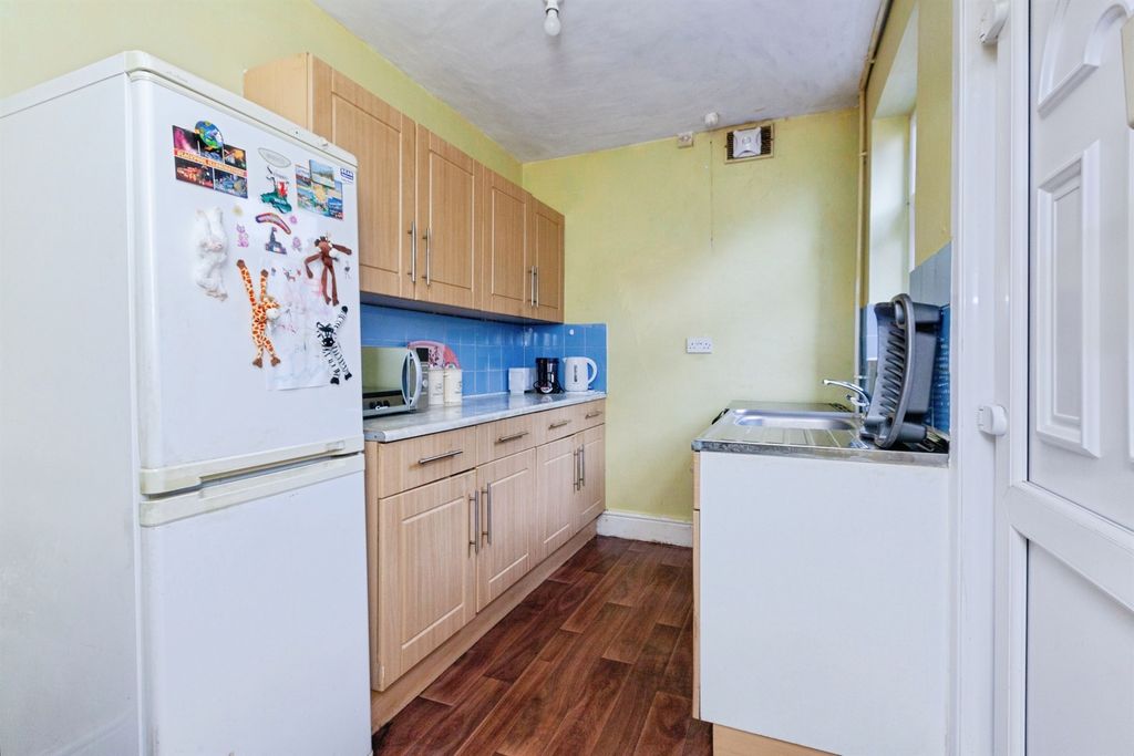 Property photo 3 of 16