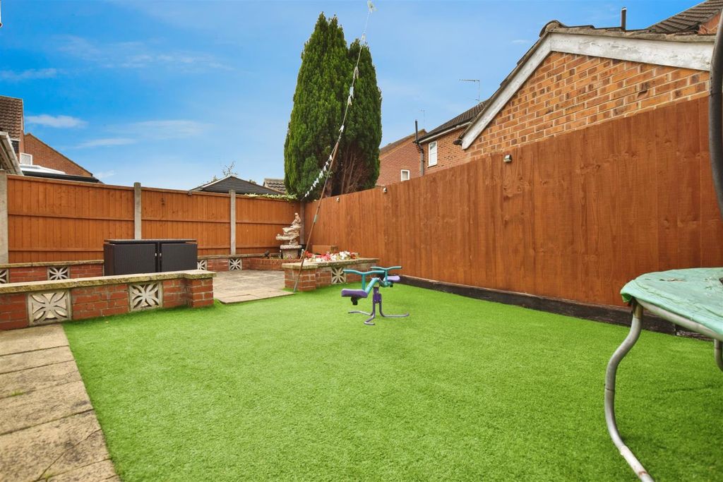Property photo 3 of 24 7659Faeb-Garden 20Wide.Jpg