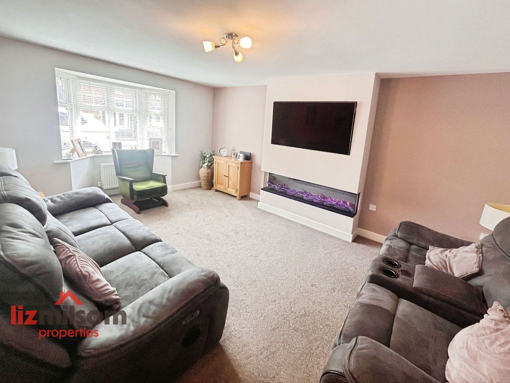 Property photo 3 of 27
