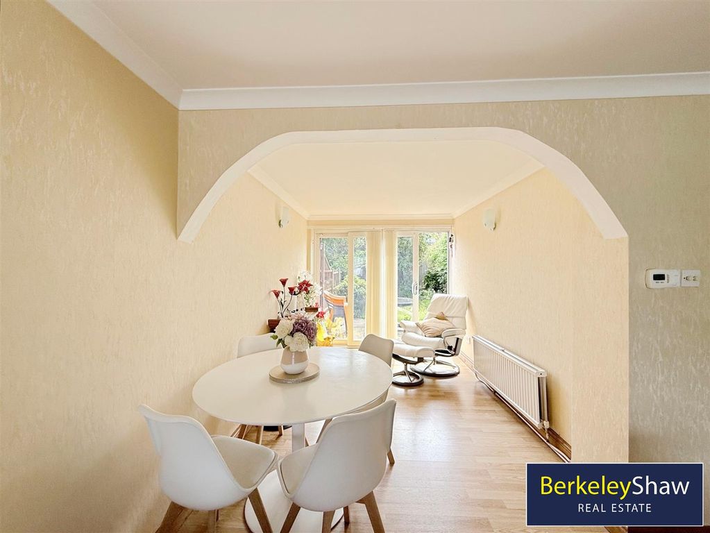 Property photo 3 of 18 Dining Room
