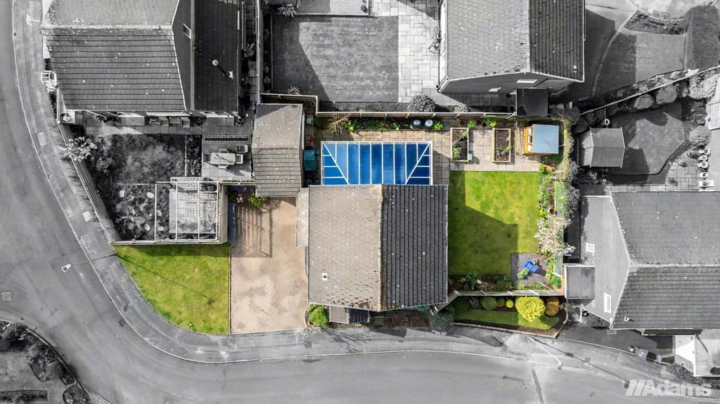 Property photo 3 of 33