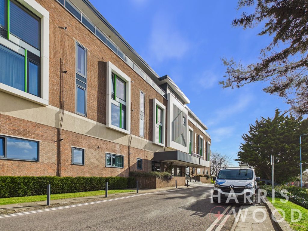 Property photo 1 of 14 4355152