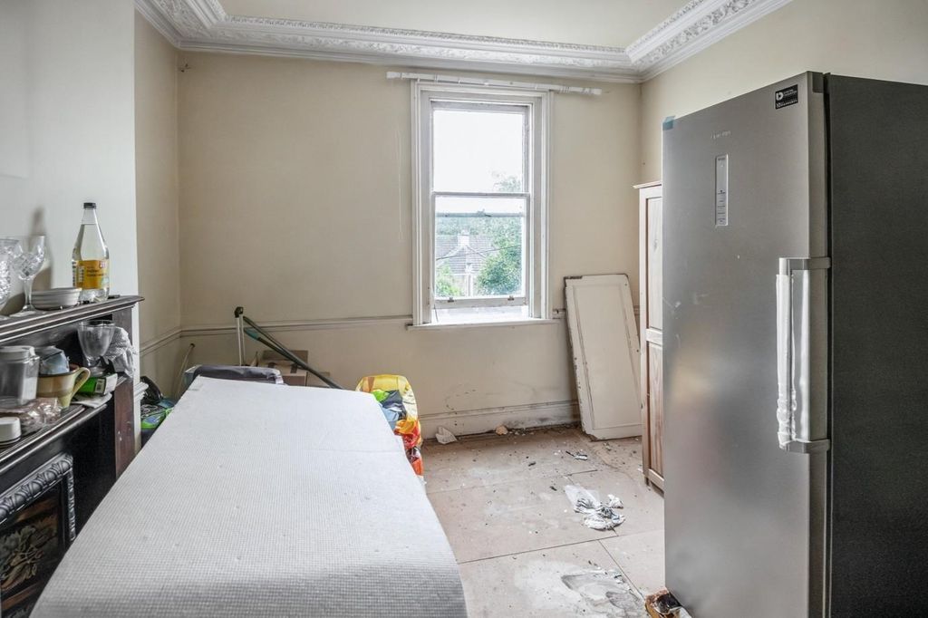 Property photo 3 of 9 Bedroom 2.Jpg