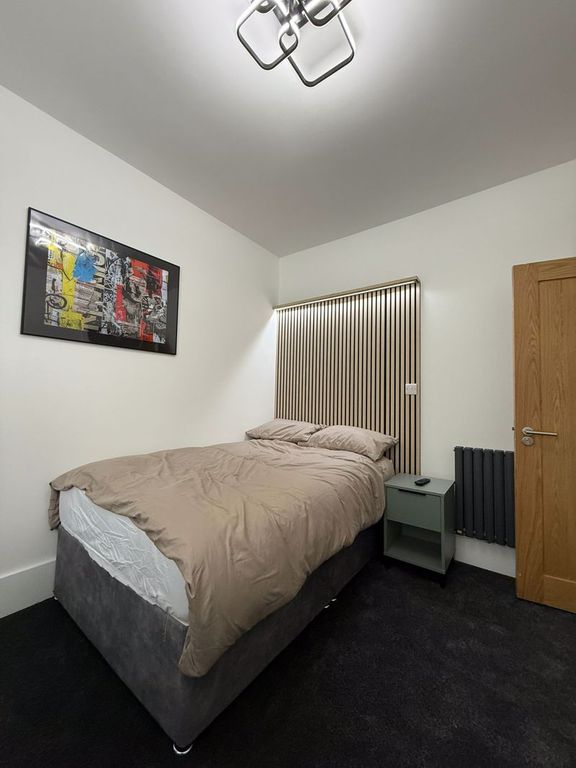 Property photo 3 of 7 Photo 6