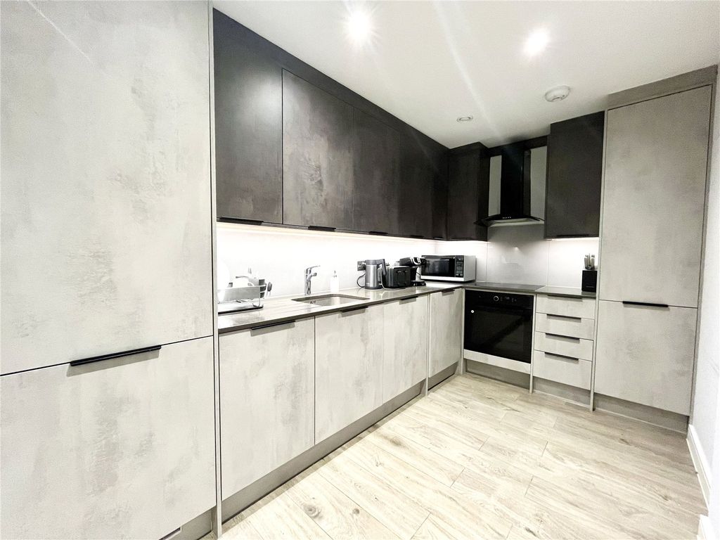 Property photo 2 of 8 Reception/Kitchen