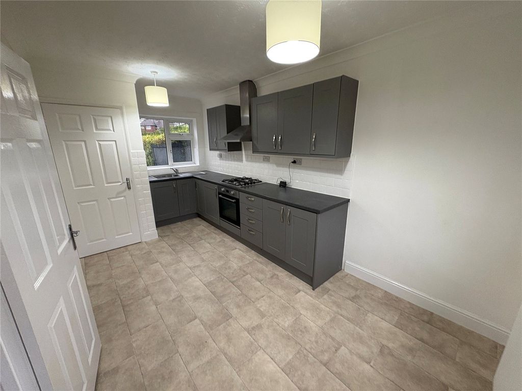 Property photo 3 of 16 Picture No. 30