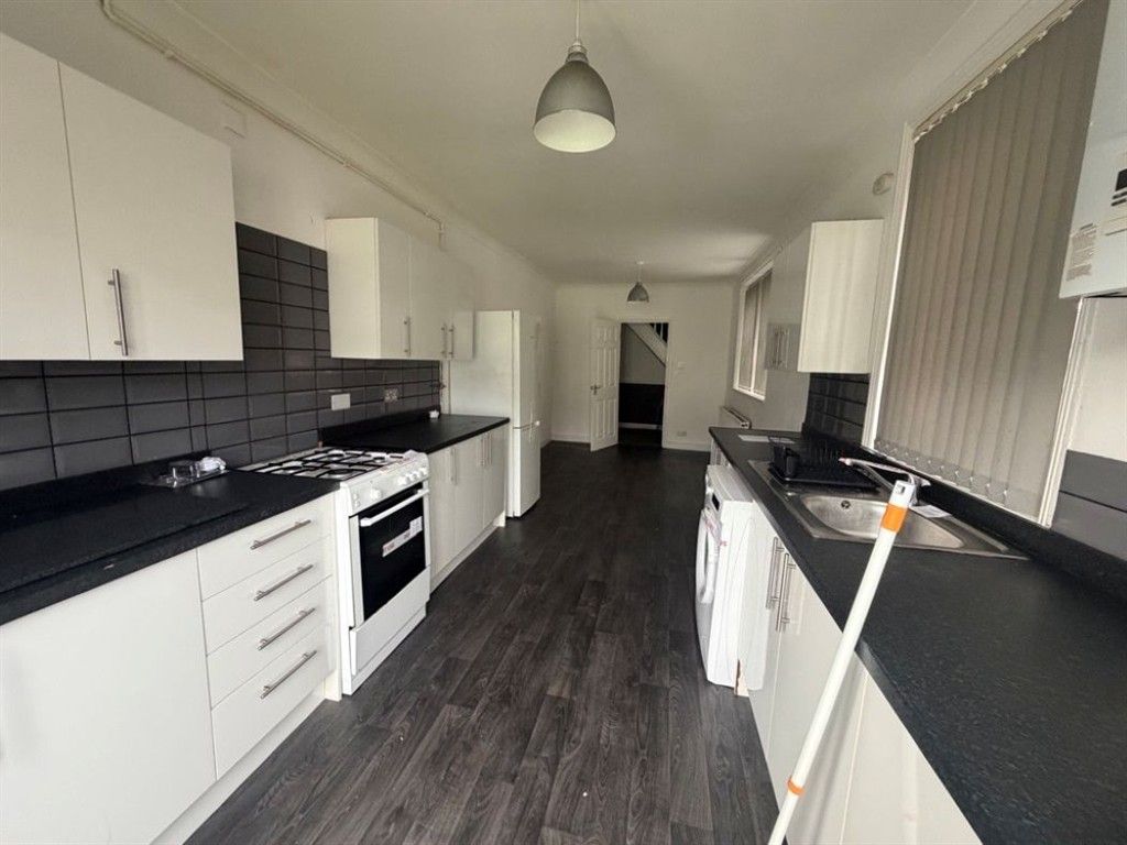 Property photo 2 of 9 Kitchen Area