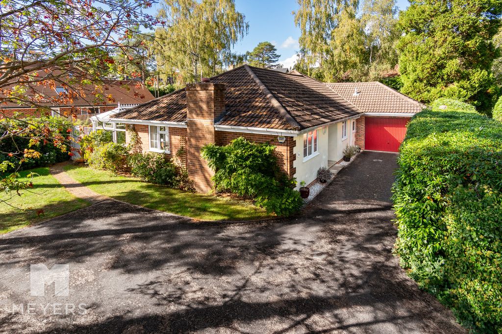 Property photo 1 of 31