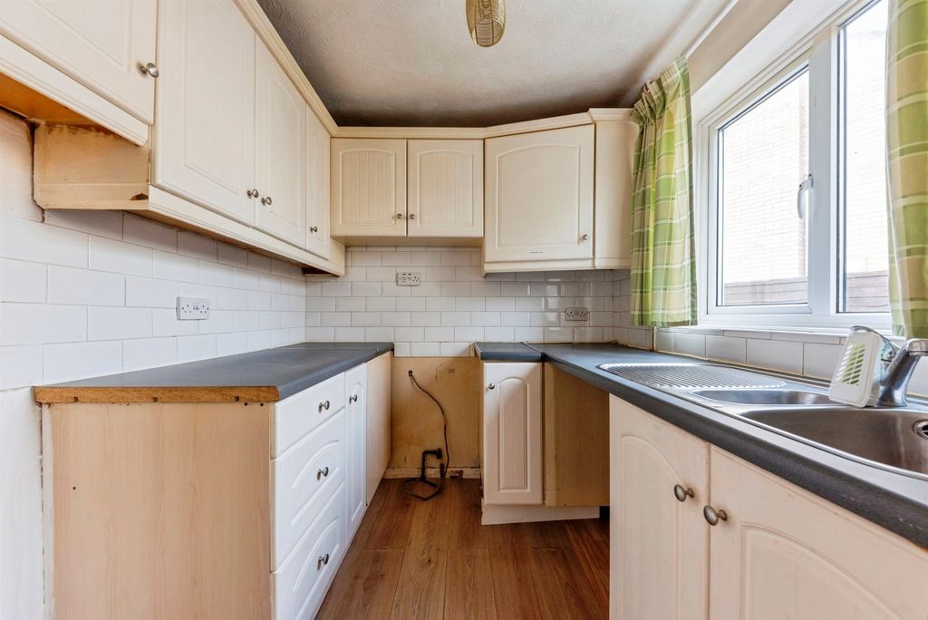 Property photo 2 of 14