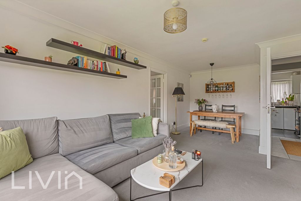 Property photo 2 of 15 5