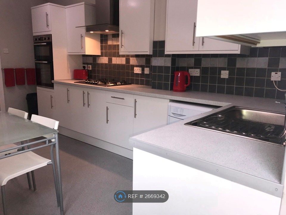 Property photo 2 of 21