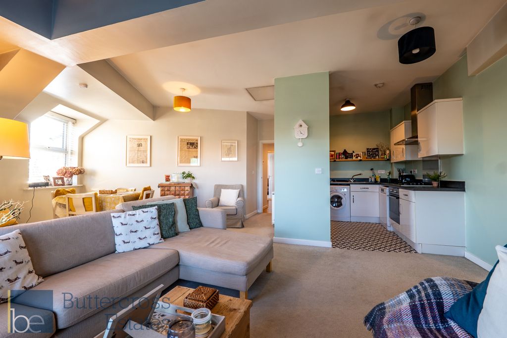 Property photo 3 of 16 Living Room