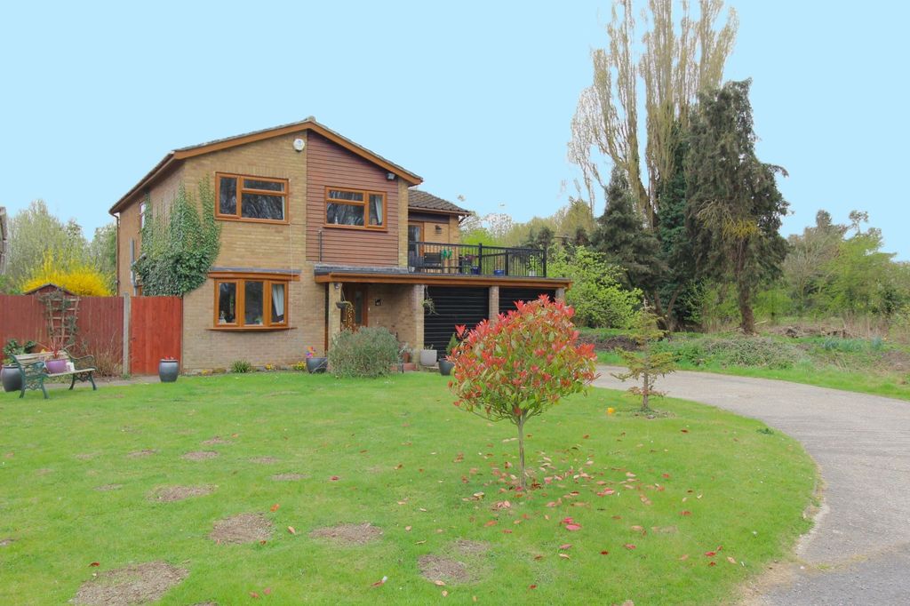 Property photo 1 of 26 Front 3