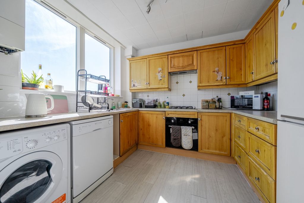 Property photo 3 of 8 1270569 (2)