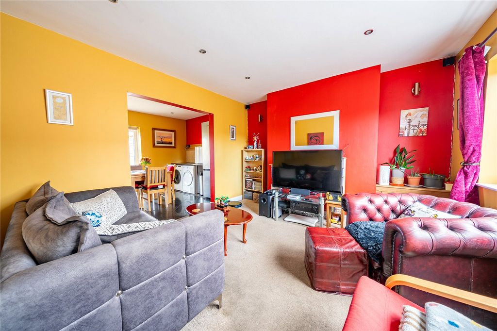 Property photo 2 of 19 Picture No. 12