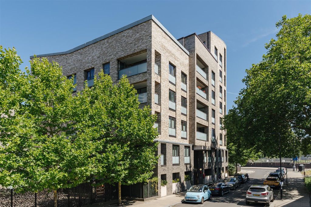 Property photo 1 of 18 Vicars_Road-01.Jpg