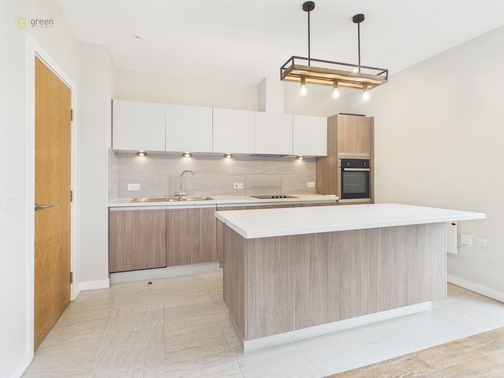 Property photo 3 of 28 Cam05459G0Pr0158Still017