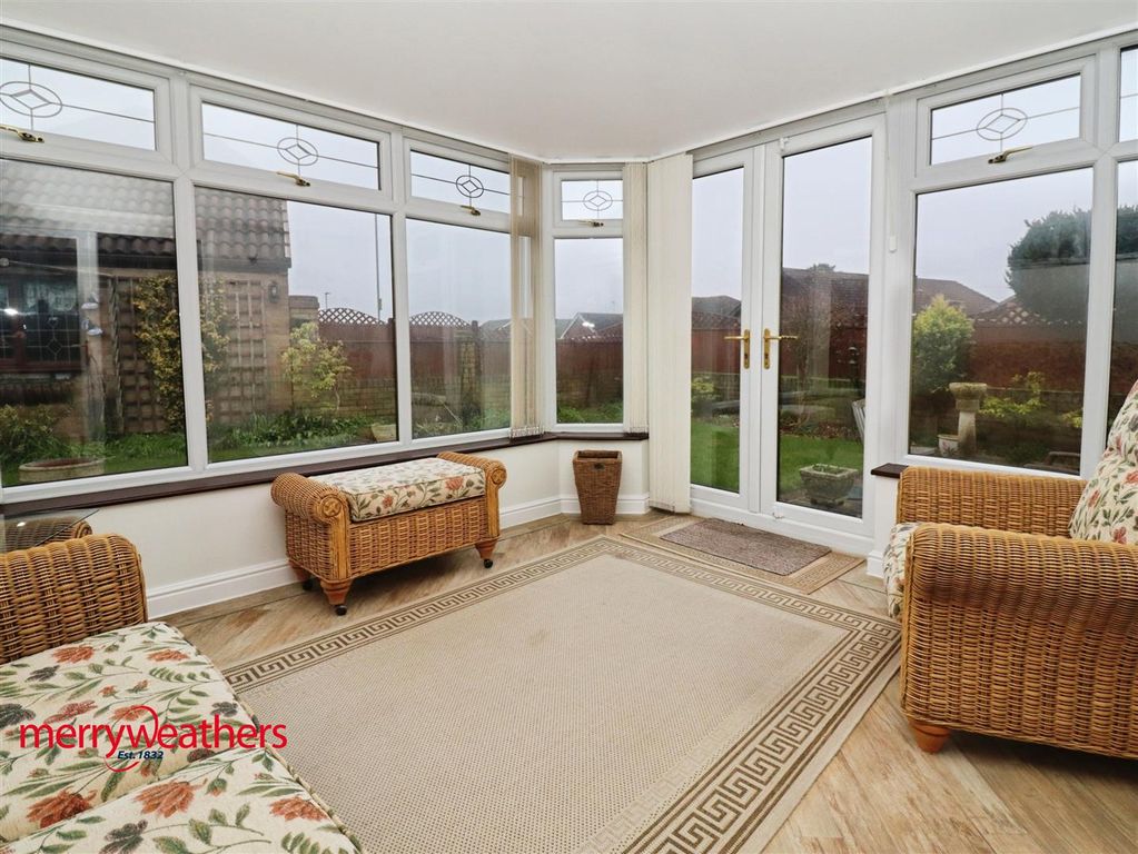 Property photo 2 of 13 Conservatory