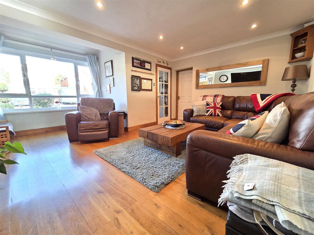 Property photo 2 of 21