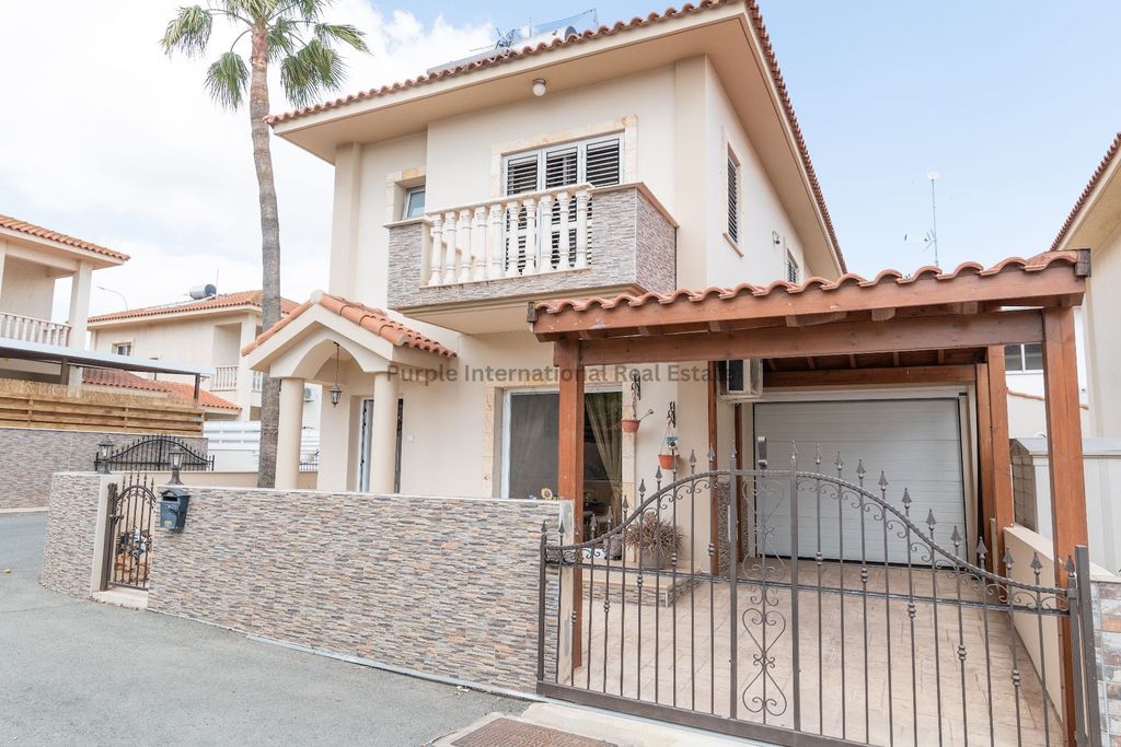 Property photo 1 of 34