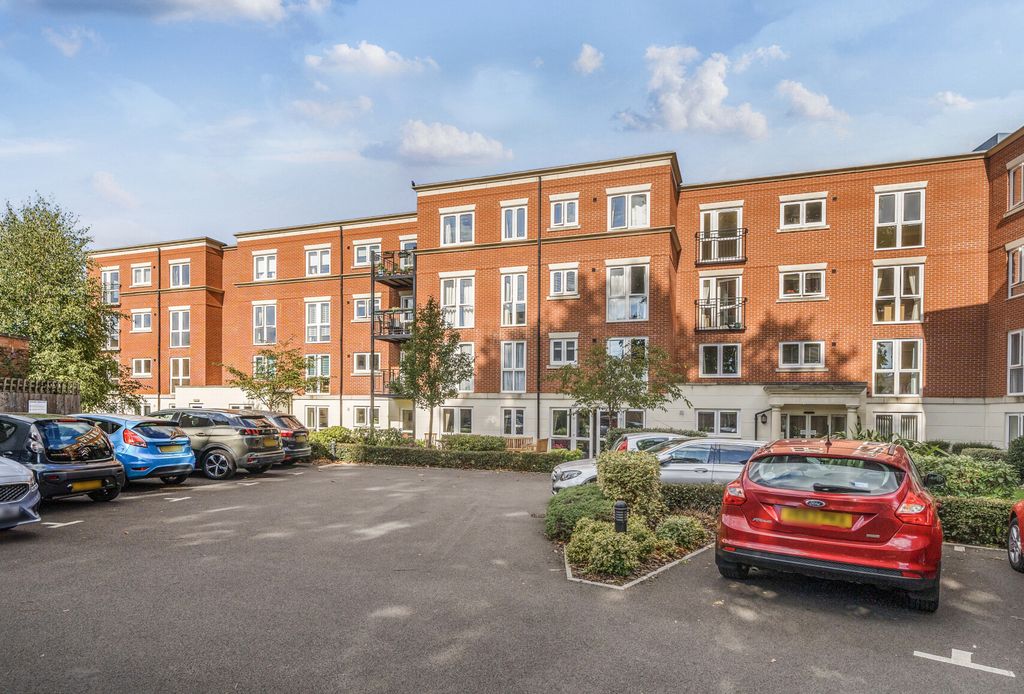 Property photo 1 of 13 1359515-24-68d2Df...