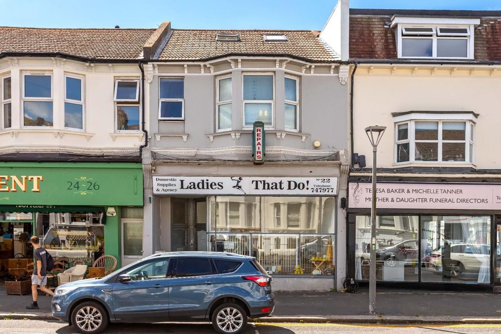 Property photo 1 of 22 Blatchington Rd_10.Jpg