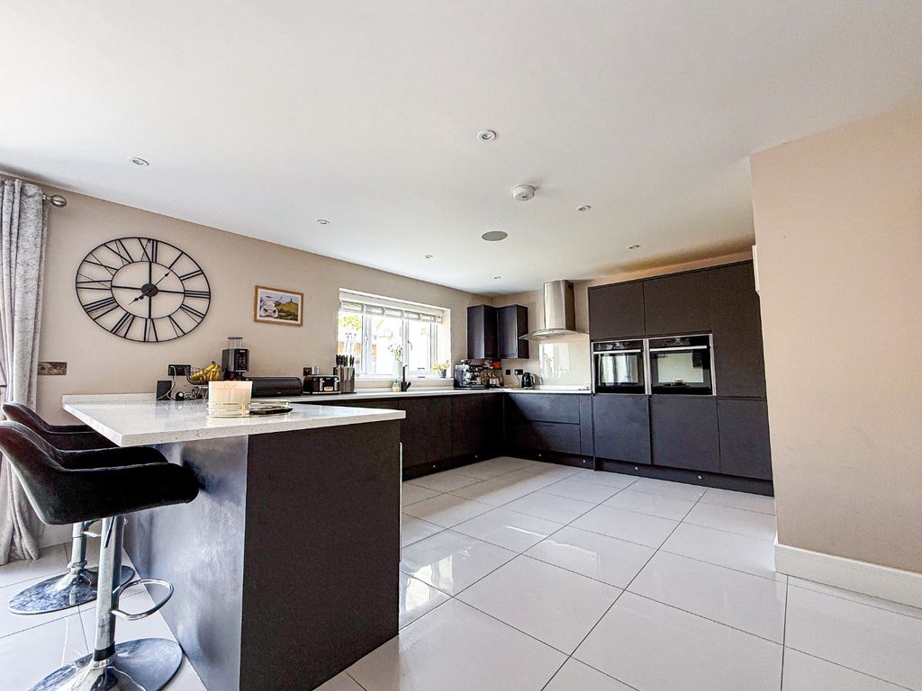 Property photo 3 of 21 3288865