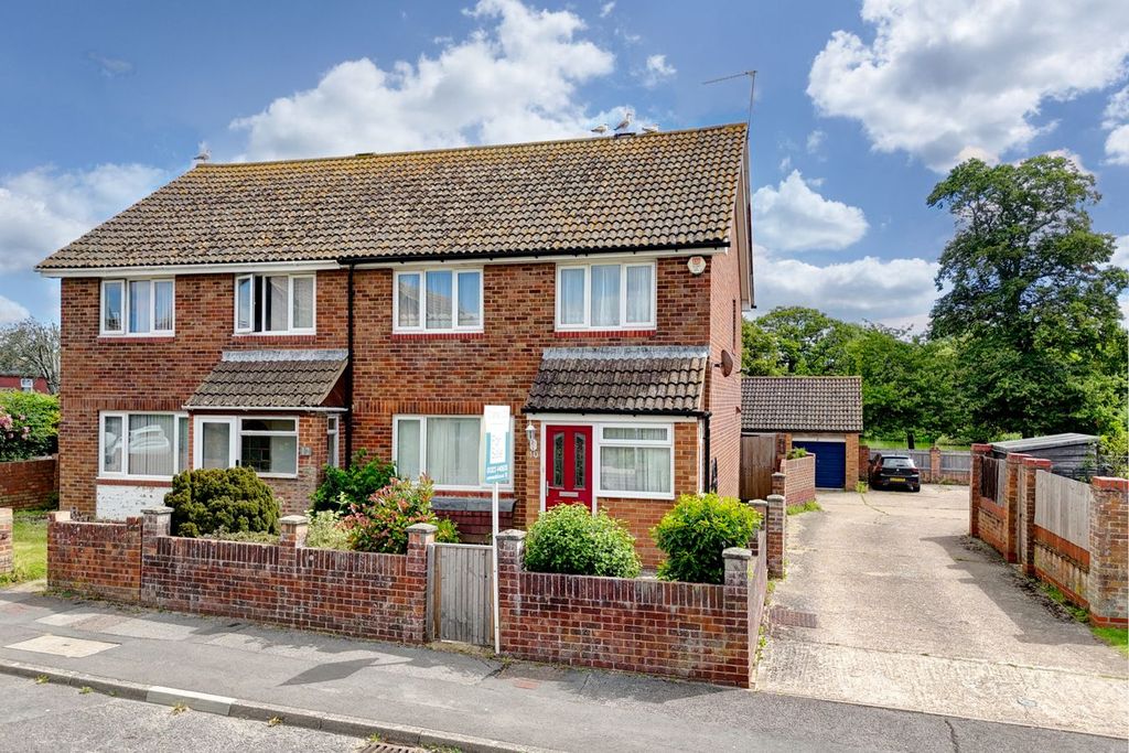 Property photo 1 of 32