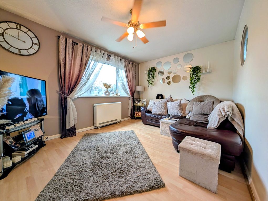 Property photo 2 of 9 Picture No. 10