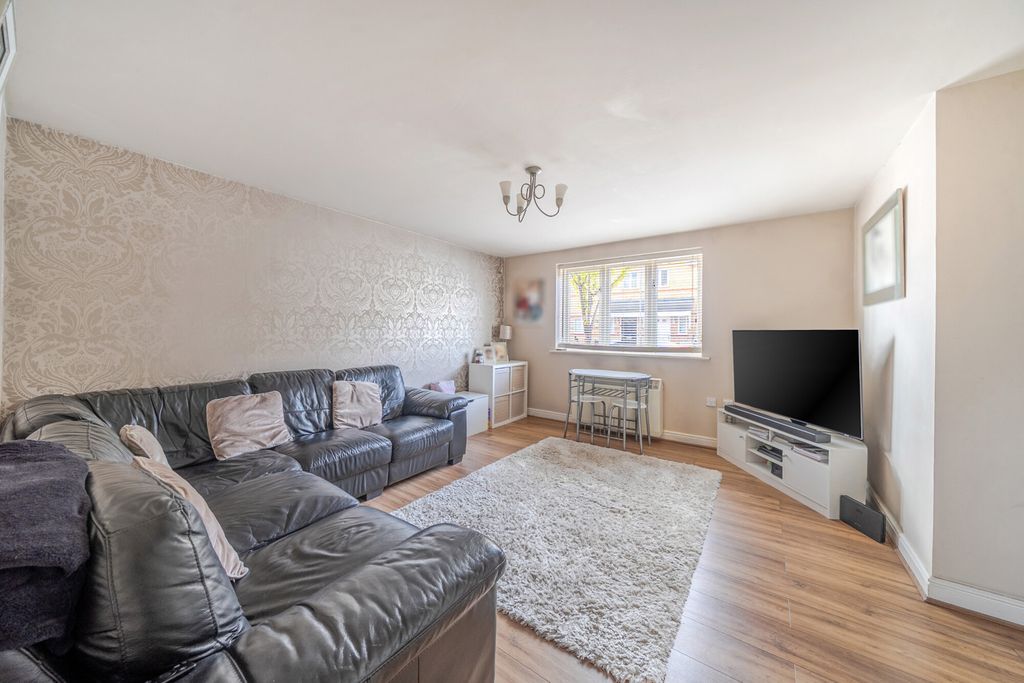 Property photo 3 of 15 1524031-7-6Ab3A68...