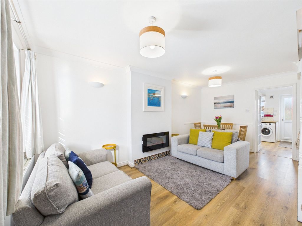 Property photo 2 of 15 Picture No. 13