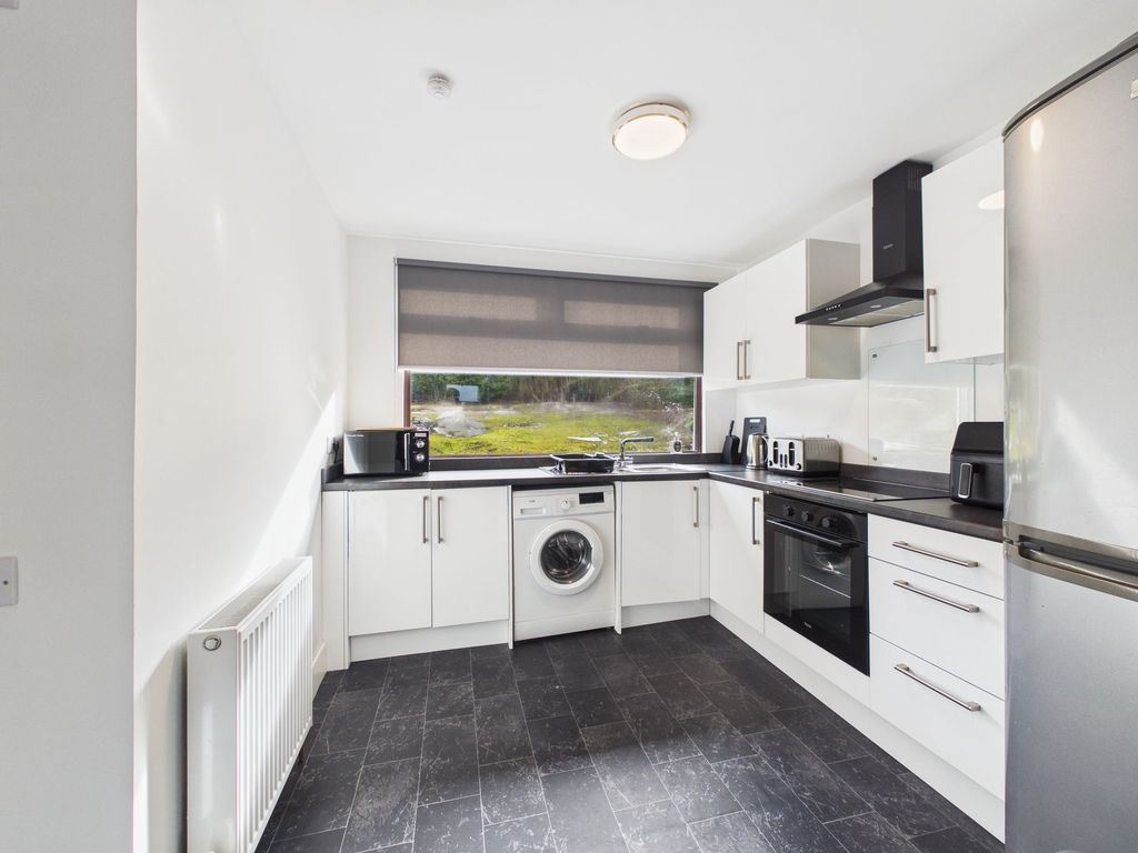 Property photo 3 of 14 Kitchen