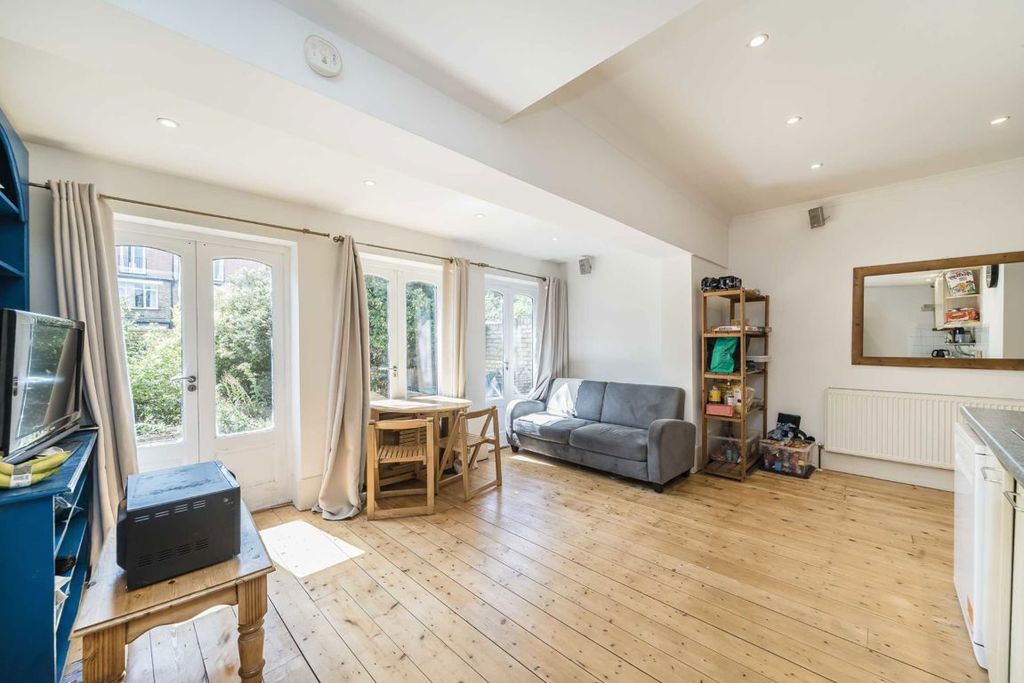 Property photo 2 of 7