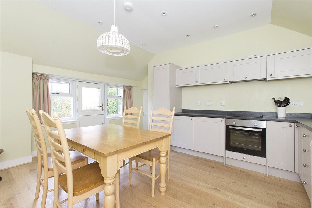 Property photo 2 of 18 Photo 2