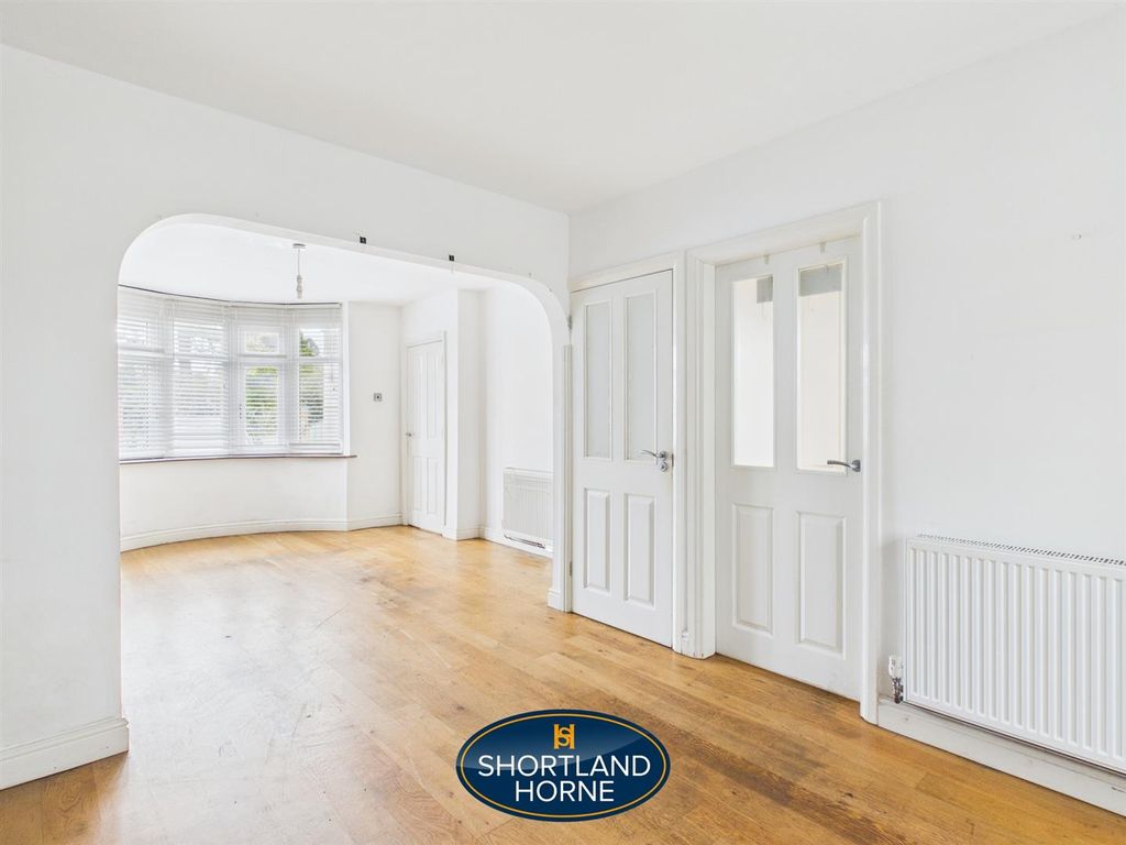 Property photo 1 of 28 Living/Dining Room