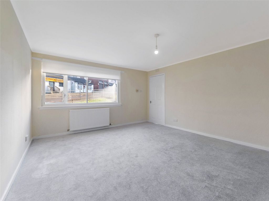 Property photo 2 of 20 Living Room