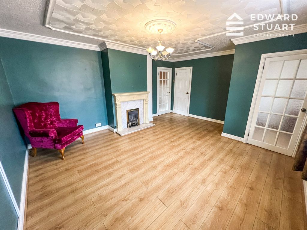 Property photo 2 of 11 Picture No. 12
