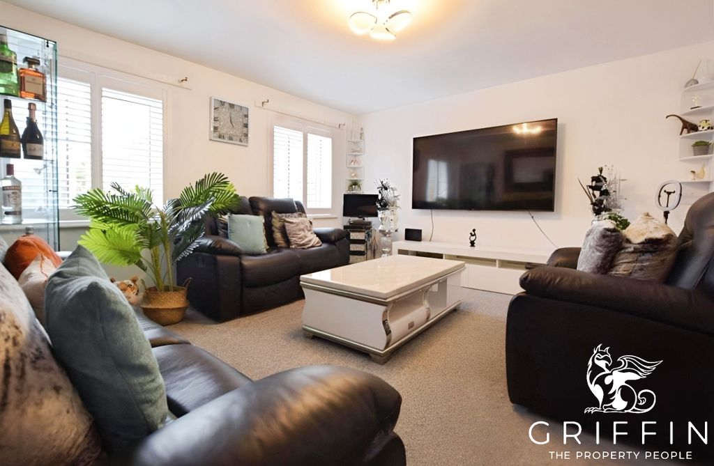 Property photo 2 of 15 6100Db64Photo20250521131135207