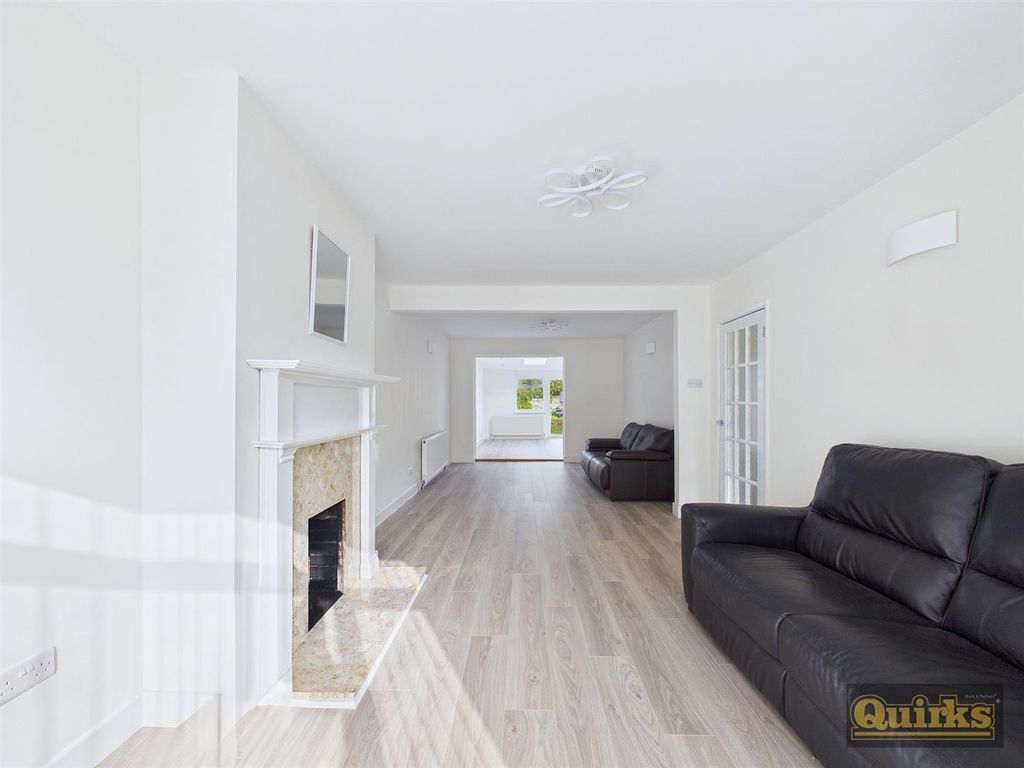 Property photo 2 of 20 Cam02342G0-Pr0236-Still004.Jpg