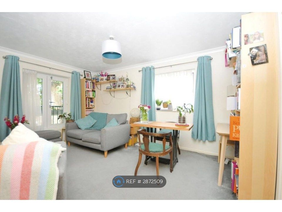 Property photo 1 of 8 Living/Dining Room