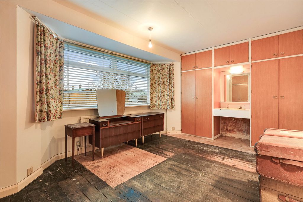 Property photo 3 of 16 Picture 3