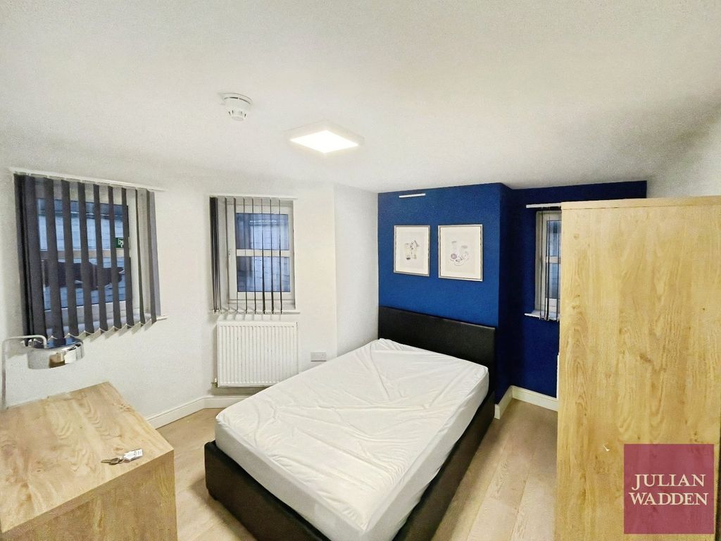 Property photo 2 of 7 Picture No. 10