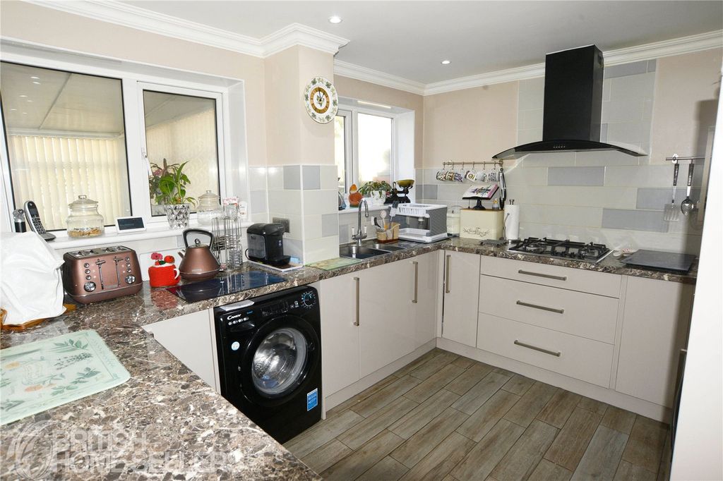 Property photo 3 of 18 Picture No. 22