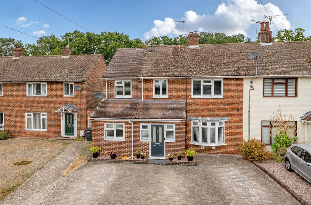 Property photo 3 of 22 1340986-1-68A3300...